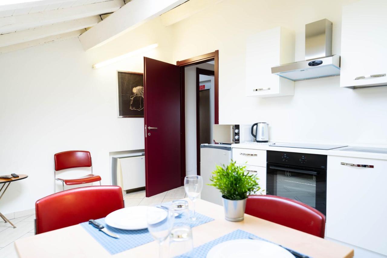 V12 Apartments - Vittoria 12 โนวารา ภายนอก รูปภาพ
